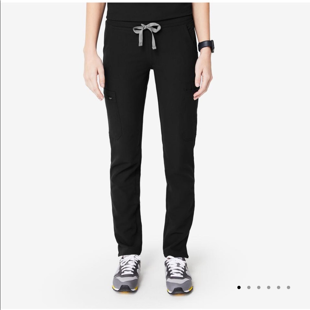 Figs XXS yola skinny scrub pants. Black